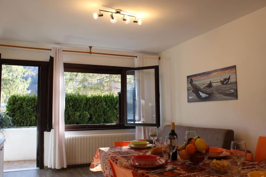 Fronte LagoResidencegarden, Moderno Appartamento กาลเชรานิกา อัล ลาโก ภายนอก รูปภาพ